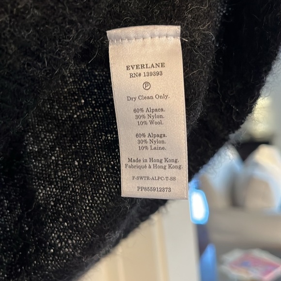 Everlane The Alpaca Short Sleeved Wool Sweater Tee Womens Small Black Dark Gray - Picture 8 of 9